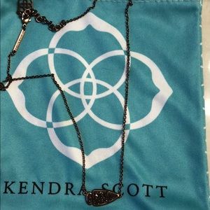 Kendra Scott necklace